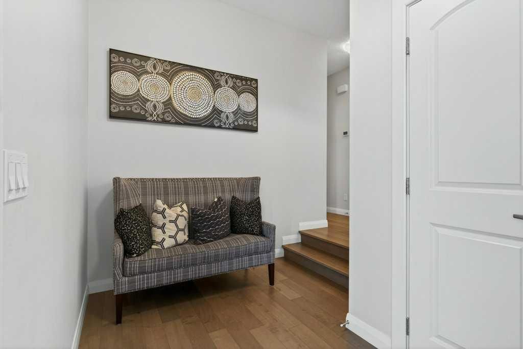 139 Evansglen Circle NW, Calgary — photo 3 of 38