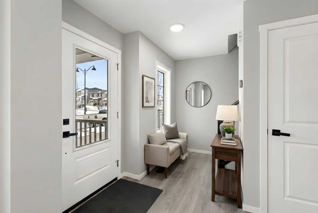 225 Yorkville Boulevard SW, Calgary — photo 2 of 26