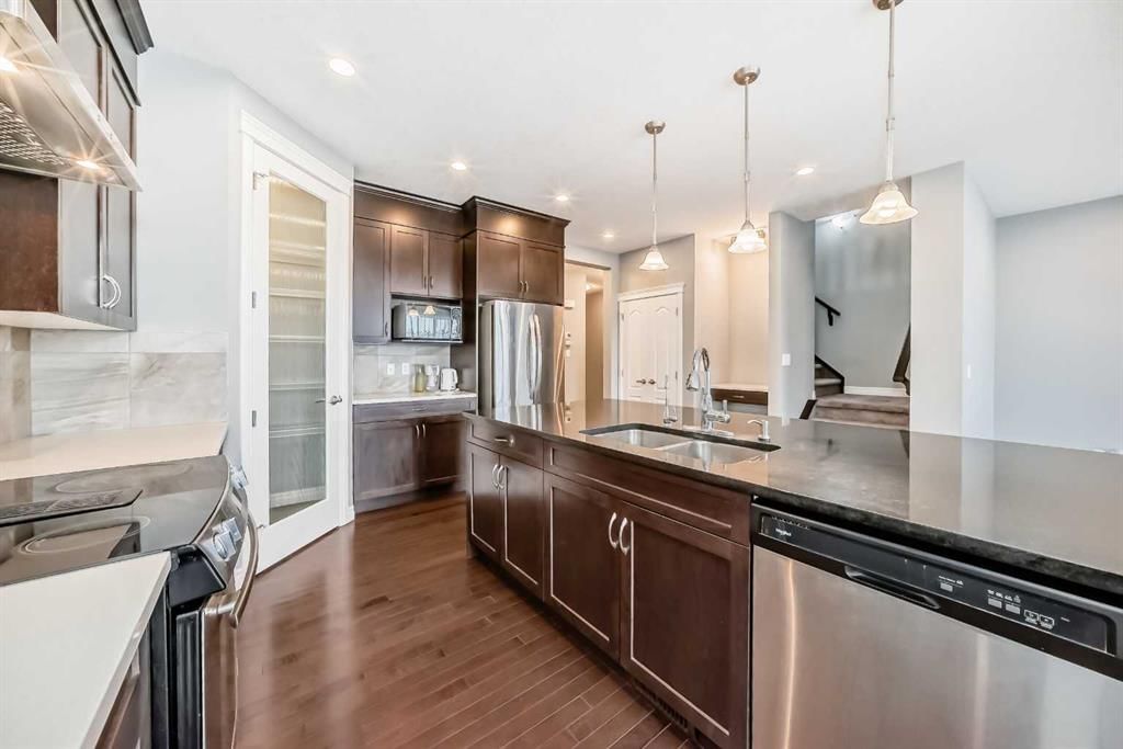 88 Nolanhurst Crescent NW, Calgary — photo 5 of 50