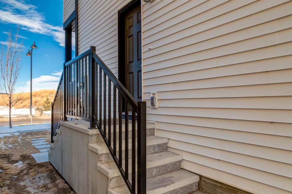 128 Hotchkiss Gate SE, Calgary — photo 2 of 48