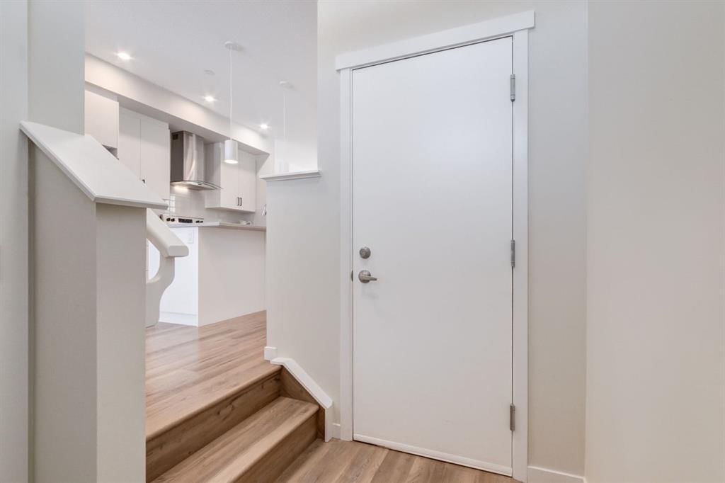 128 Hotchkiss Gate SE, Calgary — photo 4 of 48