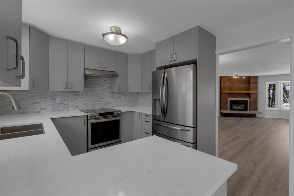 27 Berwick Place NW, Calgary — photo 4 of 28