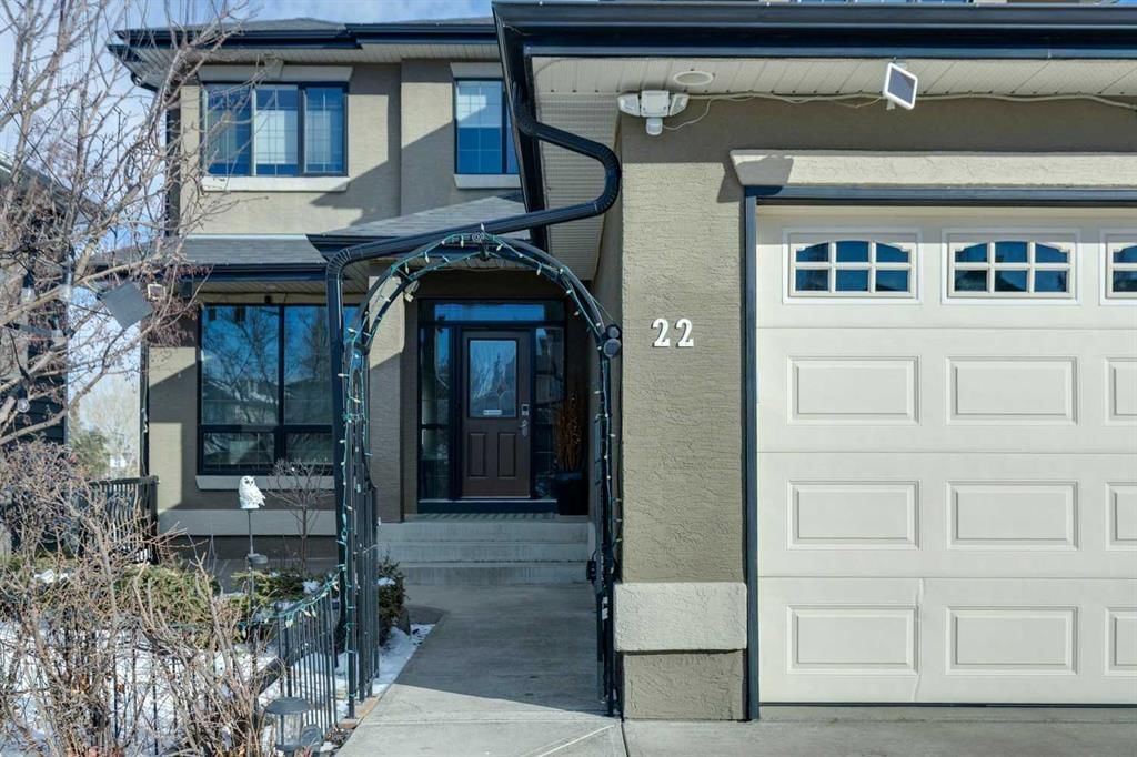 22 Valley Creek Road NW, Calgary — photo 4 of 47