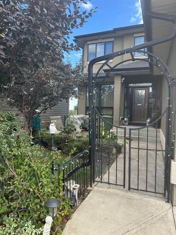 22 Valley Creek Road NW, Calgary — photo 5 of 47