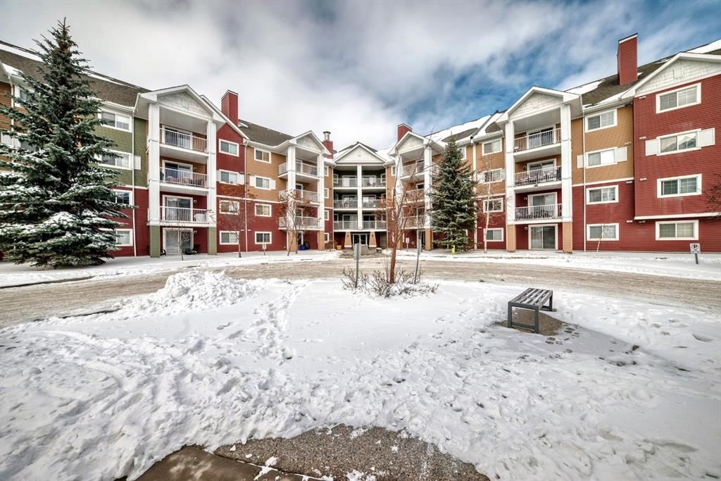 4425, 10 Prestwick Bay SE, Calgary — main listing photo