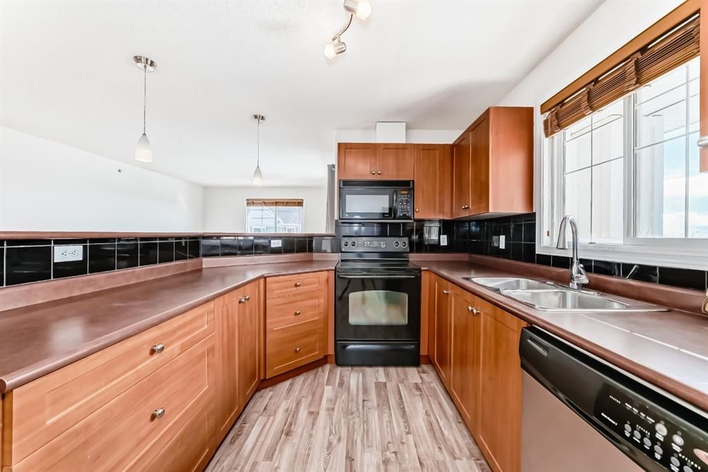4425, 10 Prestwick Bay SE, Calgary — photo 5 of 44