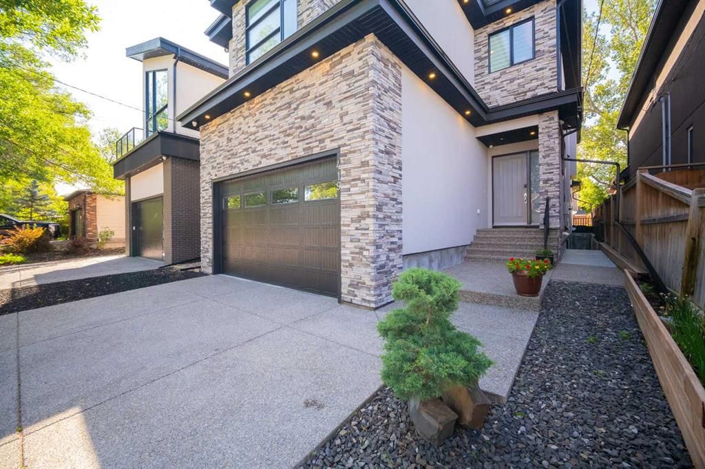 419 29 Avenue NE, Calgary — photo 2 of 43