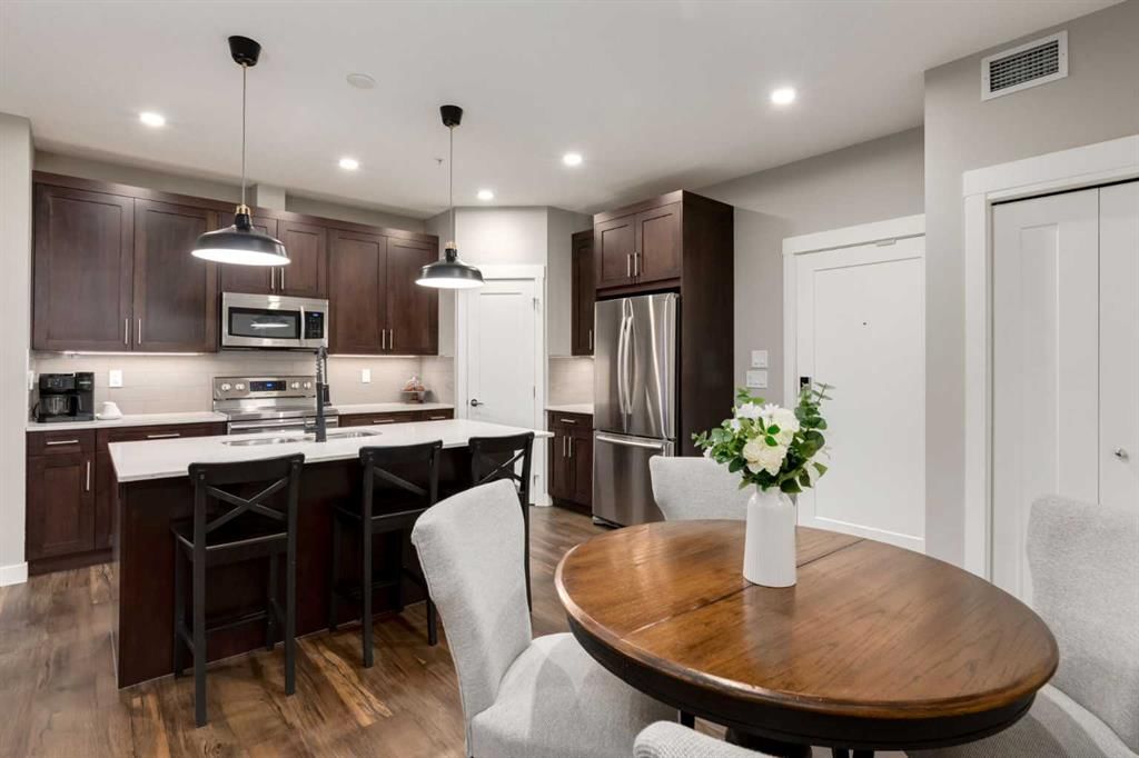 312, 10 WALGROVE Walk SE, Calgary — photo 4 of 32