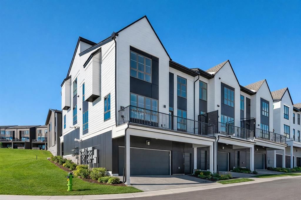 705 Sovereign Common SW, Calgary — main listing photo