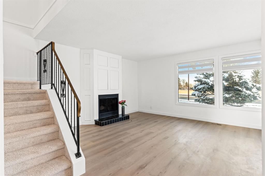 111 Macewan Glen Close NW, Calgary — photo 3 of 29
