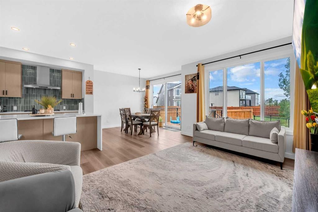 93 Legacy Reach Crescent SE, Calgary — photo 4 of 43