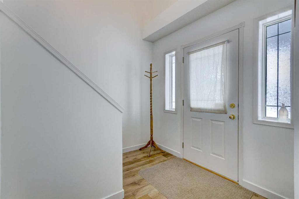 104 Somerside Common SW, Calgary — photo 3 of 36