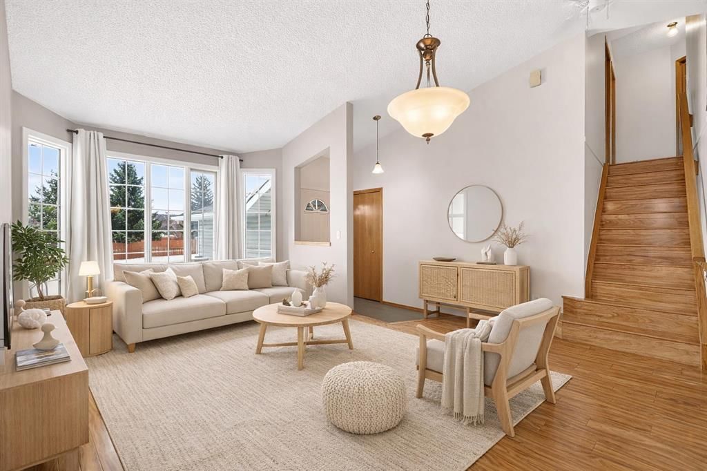 1208 Sunvista Way SE, Calgary — photo 3 of 39