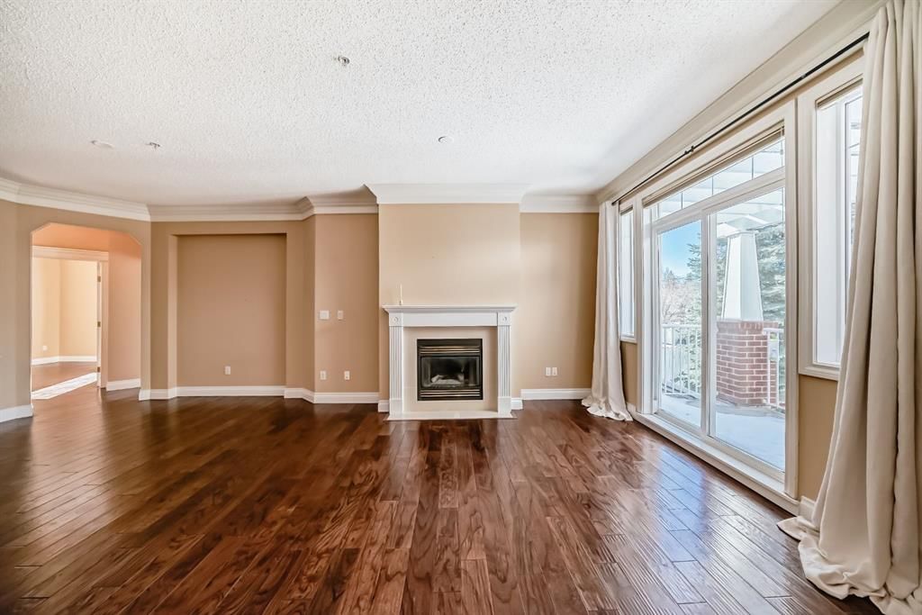 203, 12505 Bonaventure Drive SE, Calgary — photo 4 of 21