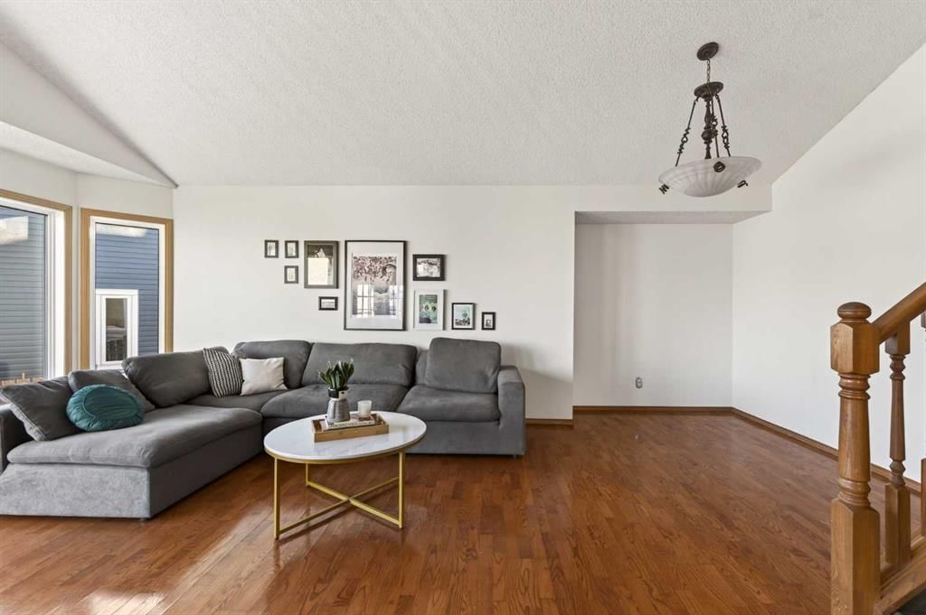 51 Riverbirch Place SE, Calgary — photo 3 of 37