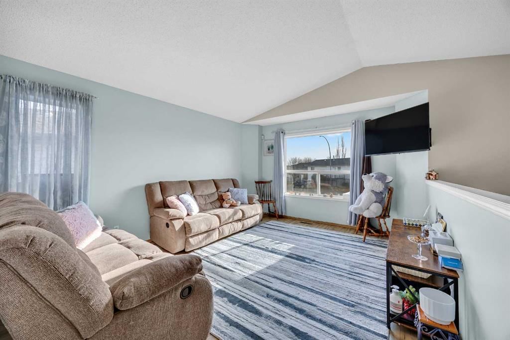191 Applebrook Circle SE, Calgary — photo 4 of 31