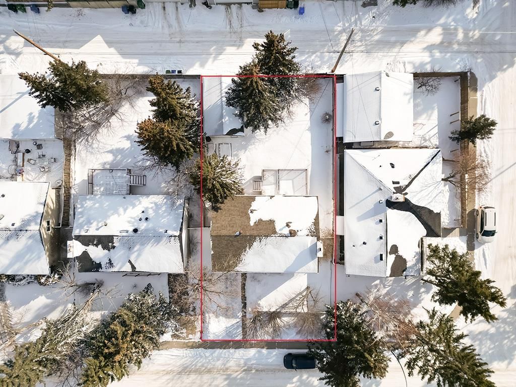 6208 Dalton Drive NW, Calgary — photo 4 of 28