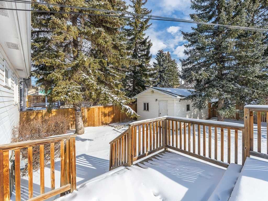 6208 Dalton Drive NW, Calgary — photo 5 of 28