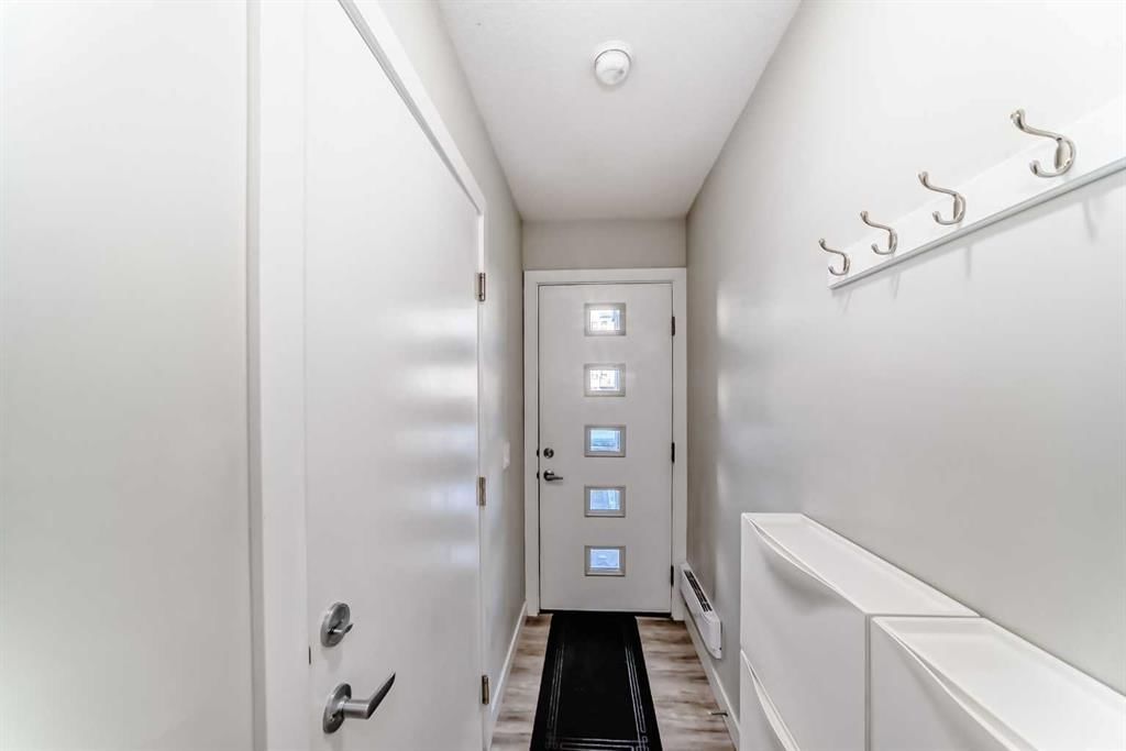 4143 Seton Drive SE, Calgary — photo 4 of 38