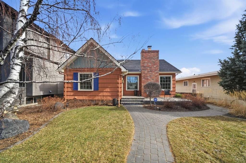 2208 31 Street SW, Calgary — photo 2 of 41