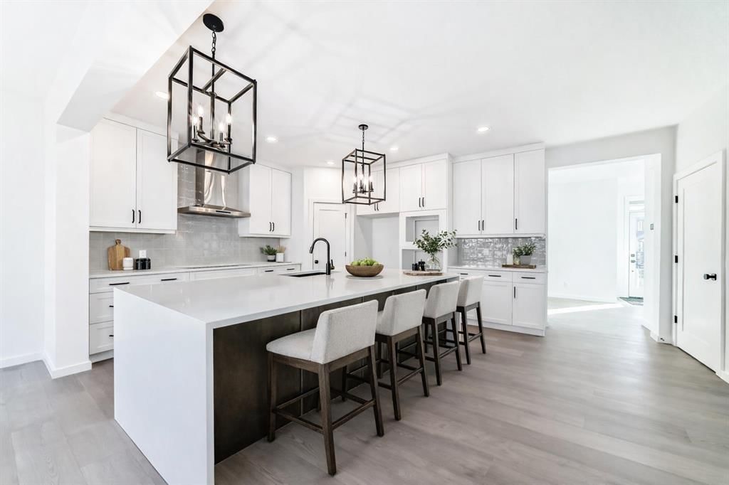 196 Starling Place NW, Calgary — photo 2 of 39