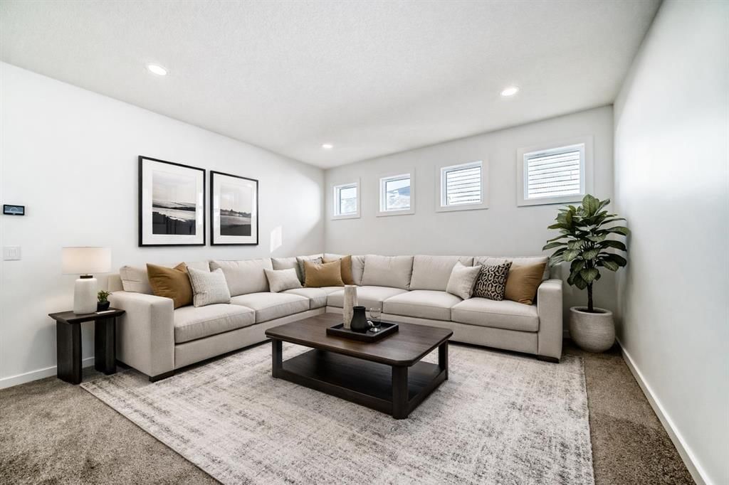 196 Starling Place NW, Calgary — photo 4 of 39