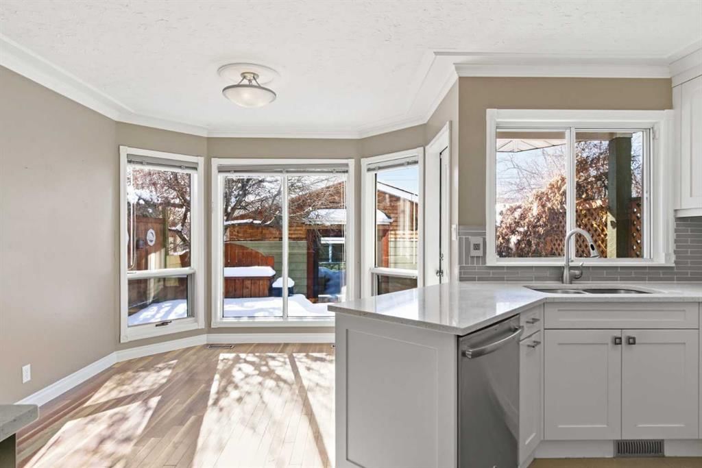 613 25 Avenue NE, Calgary — photo 3 of 35