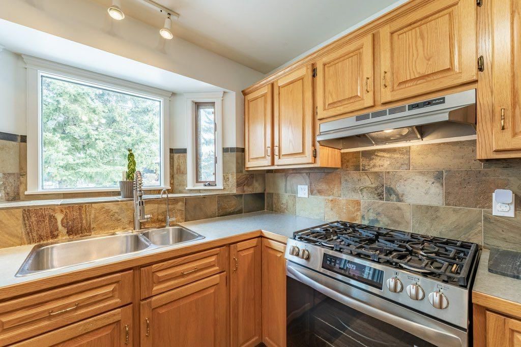 5227 Carney Road NW, Calgary — photo 4 of 45