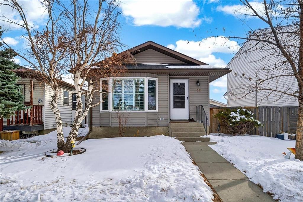 32 Tararidge Drive NE, Calgary — main listing photo