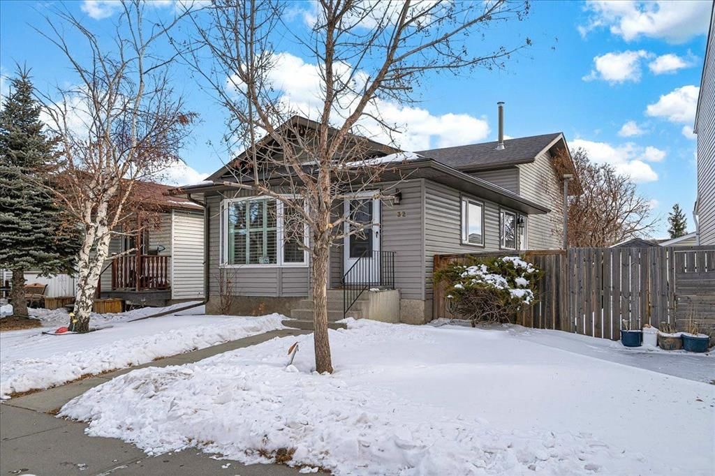 32 Tararidge Drive NE, Calgary — photo 2 of 47