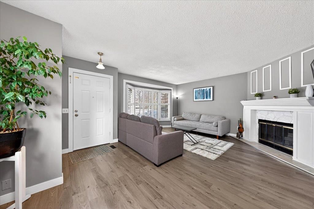 32 Tararidge Drive NE, Calgary — photo 4 of 47