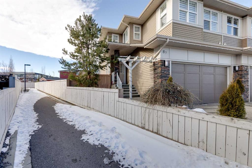 87 Evanswood Circle NW, Calgary — photo 3 of 46