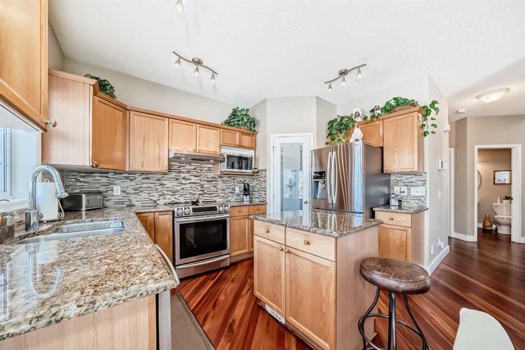 232 Coral Keys Place NE, Calgary — photo 2 of 49