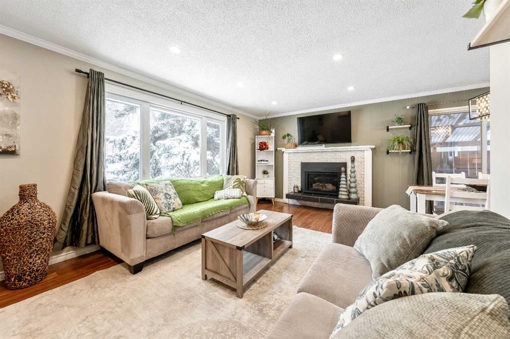 804 68 Avenue NW, Calgary — photo 4 of 50