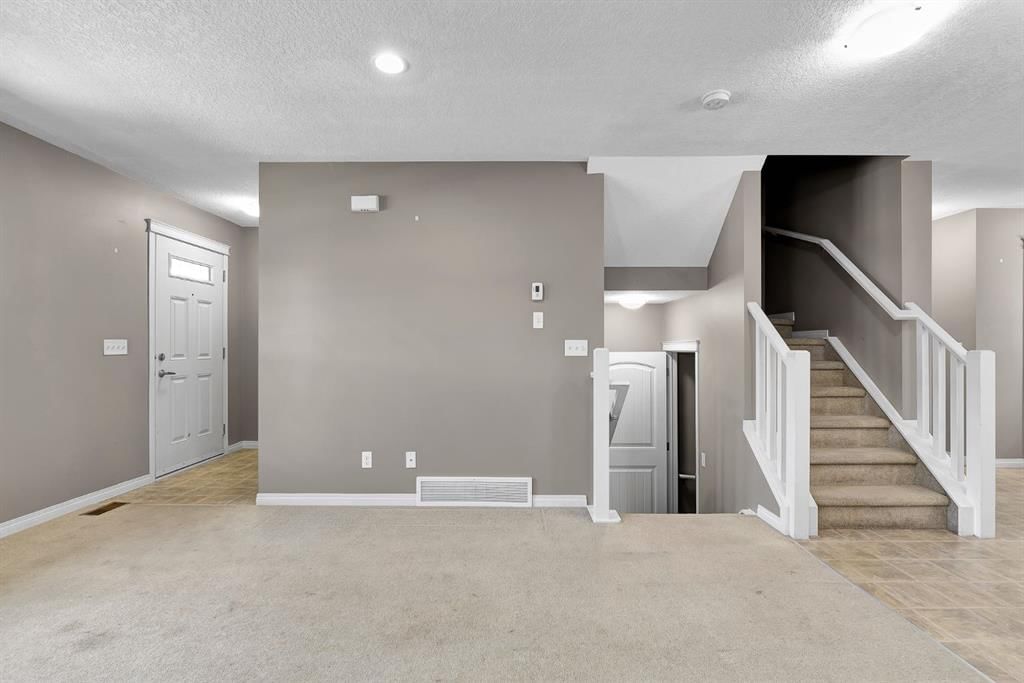 105 Chaparral Valley Drive SE, Calgary — photo 4 of 41