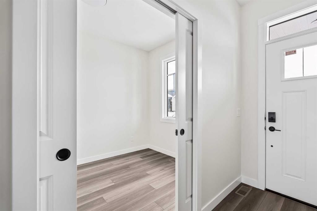 82 Herron Common NE, Calgary — photo 4 of 34