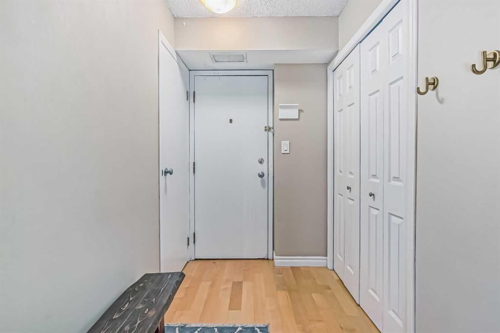 203, 215 14 Avenue SW, Calgary — photo 5 of 50