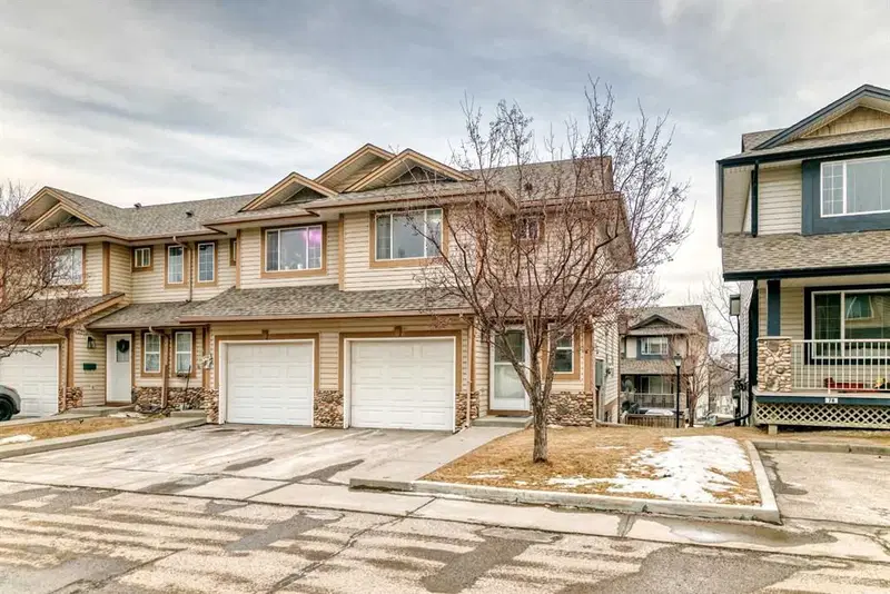 82 Citadel Point NW, Calgary — main listing photo