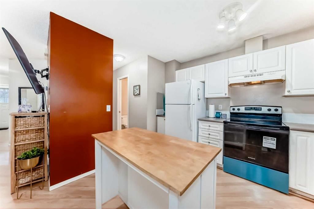 82 Citadel Point NW, Calgary — photo 5 of 29