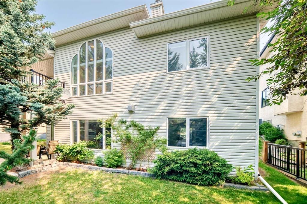 29 Simcoe Gate SW, Calgary — photo 3 of 50