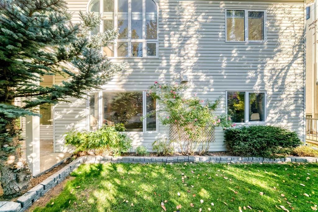 29 Simcoe Gate SW, Calgary — photo 4 of 50