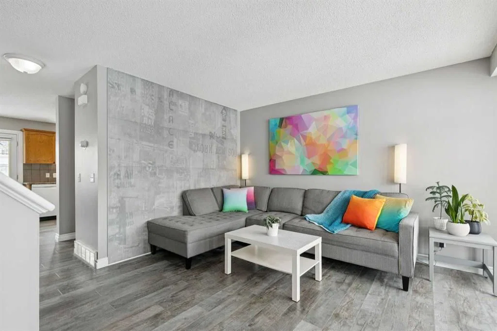 42 Hidden Hills Way NW, Calgary — photo 3 of 27