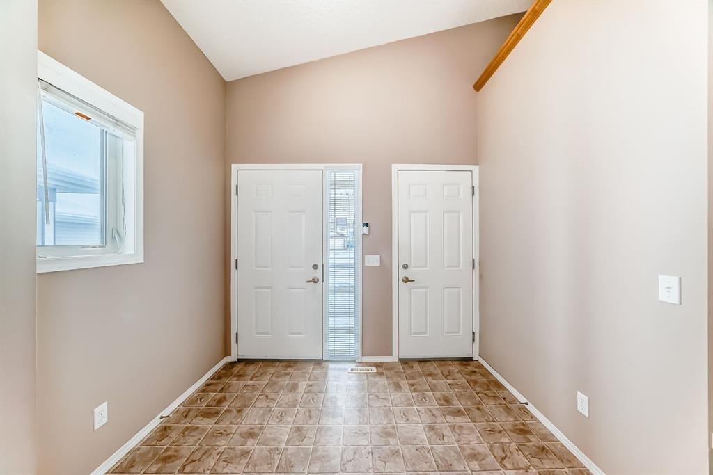180 Coventry Hills Drive NE, Calgary — photo 4 of 45