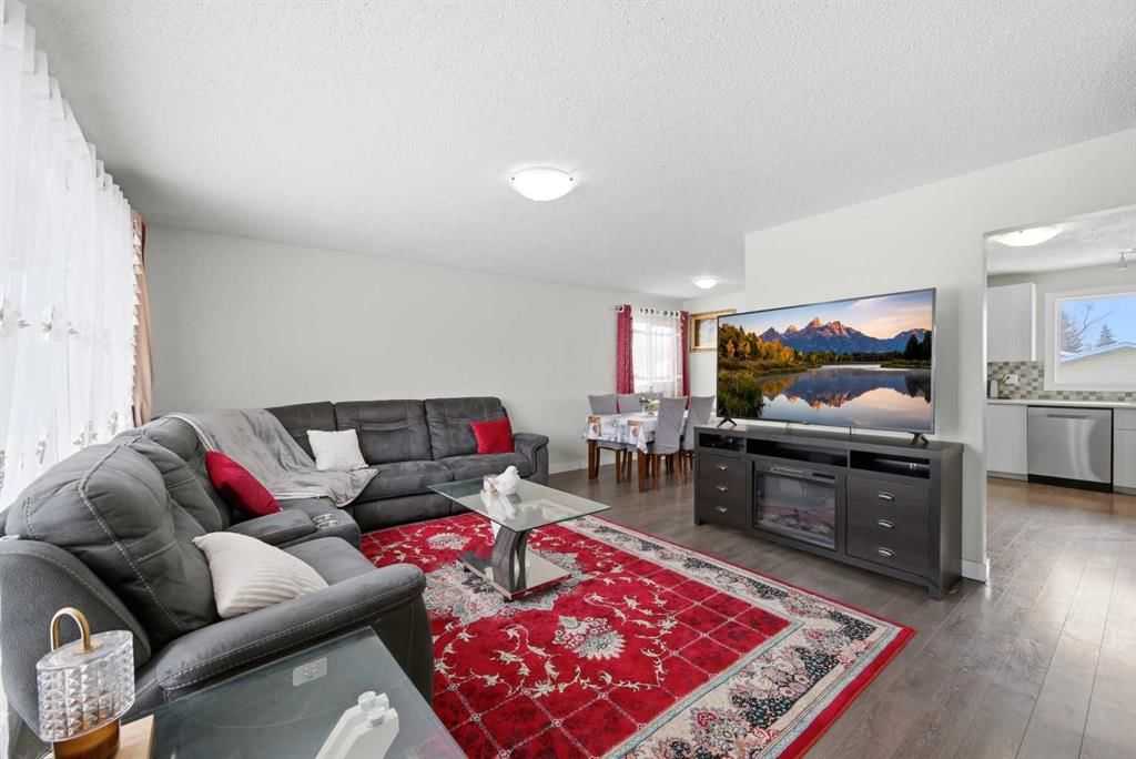 6011 Temple Drive NE, Calgary — photo 4 of 49