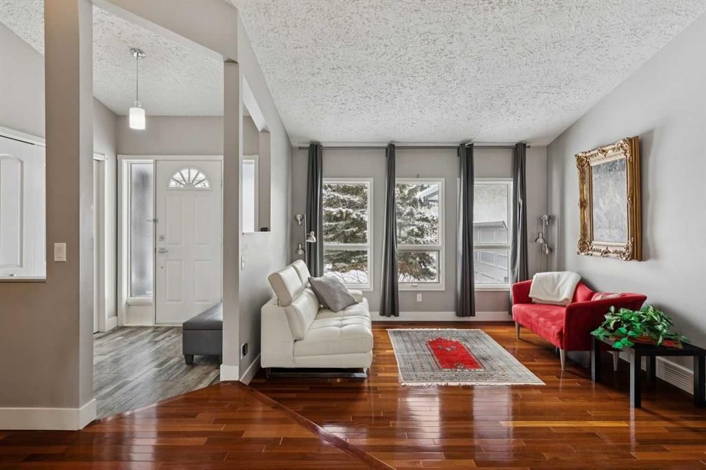 231 Scimitar Bay NW, Calgary — photo 2 of 49