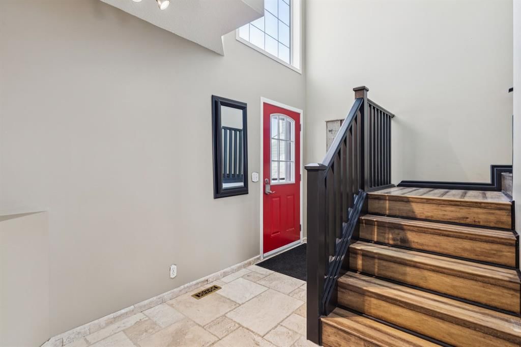 40 Shannon Gardens SW, Calgary — photo 5 of 46