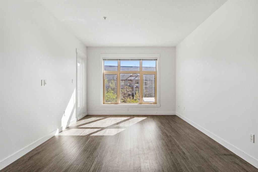 121, 15 Aspenmont Heights SW, Calgary — photo 5 of 41