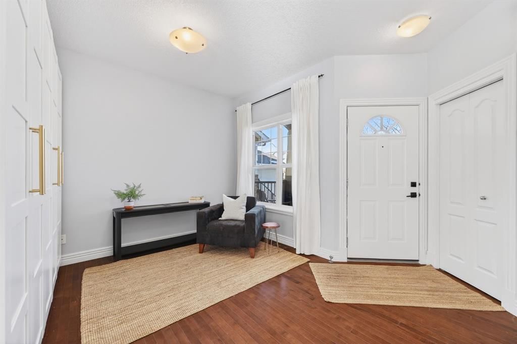 29 Cougarstone Manor SW, Calgary — photo 5 of 49