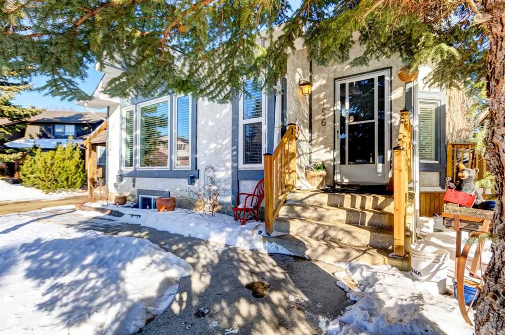 156 Cedarbrook Way SW, Calgary — photo 4 of 38