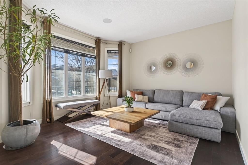 999 Evanston Drive NW, Calgary — photo 4 of 50